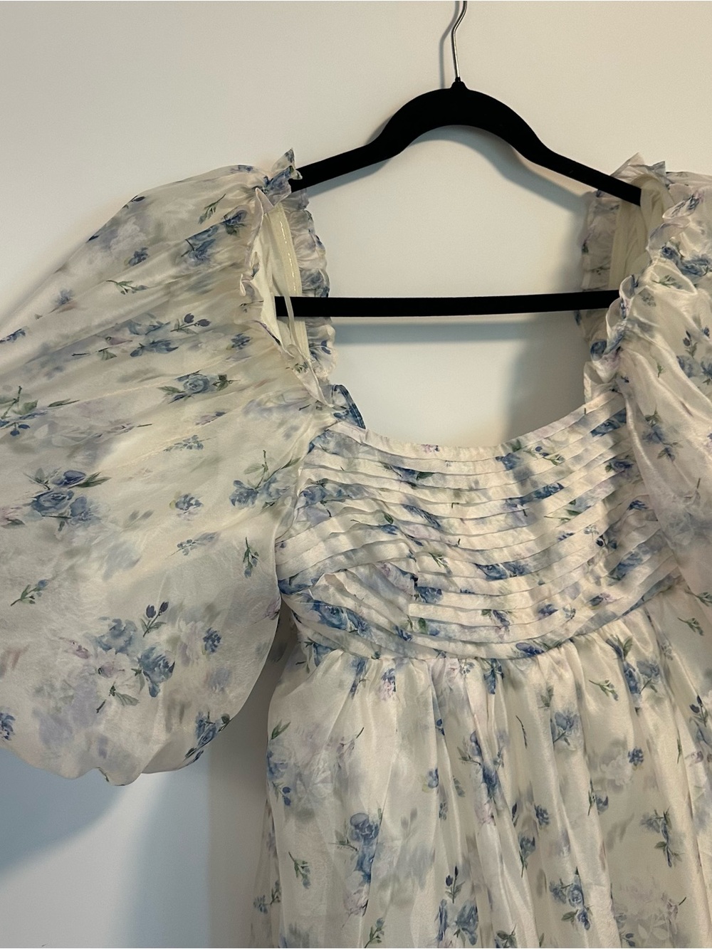 Worth Collective Melody Maxi Dress Cerulean Blue Floral White Flowy Puff Sleeves - Picture 3 of 5